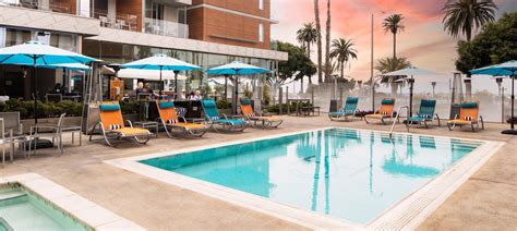 Last Minute Hotel Deals in Santa Monica from $118/day .